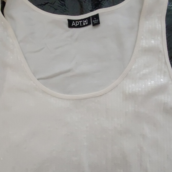 Top - Picture 2 of 2